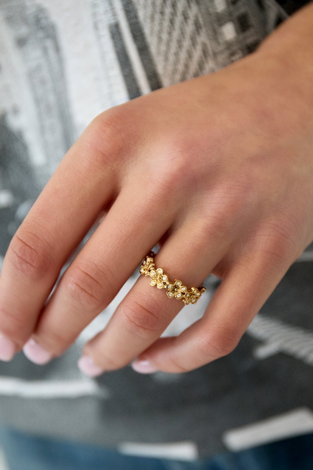 Bloemenring met strass, zilverkleurig