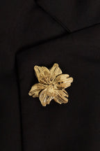 Sierlijke broche met bloemdesign - Jewellery Fever