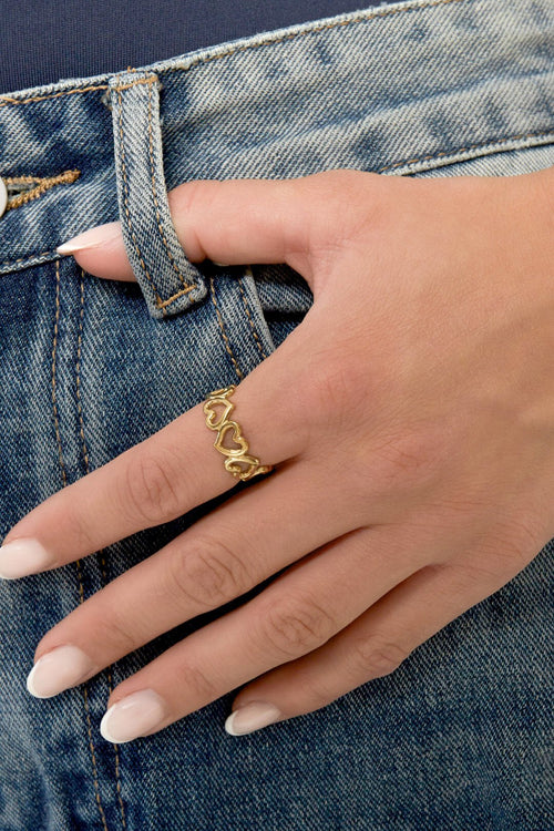 Casual ring met speelse hartjes design - Jewellery Fever