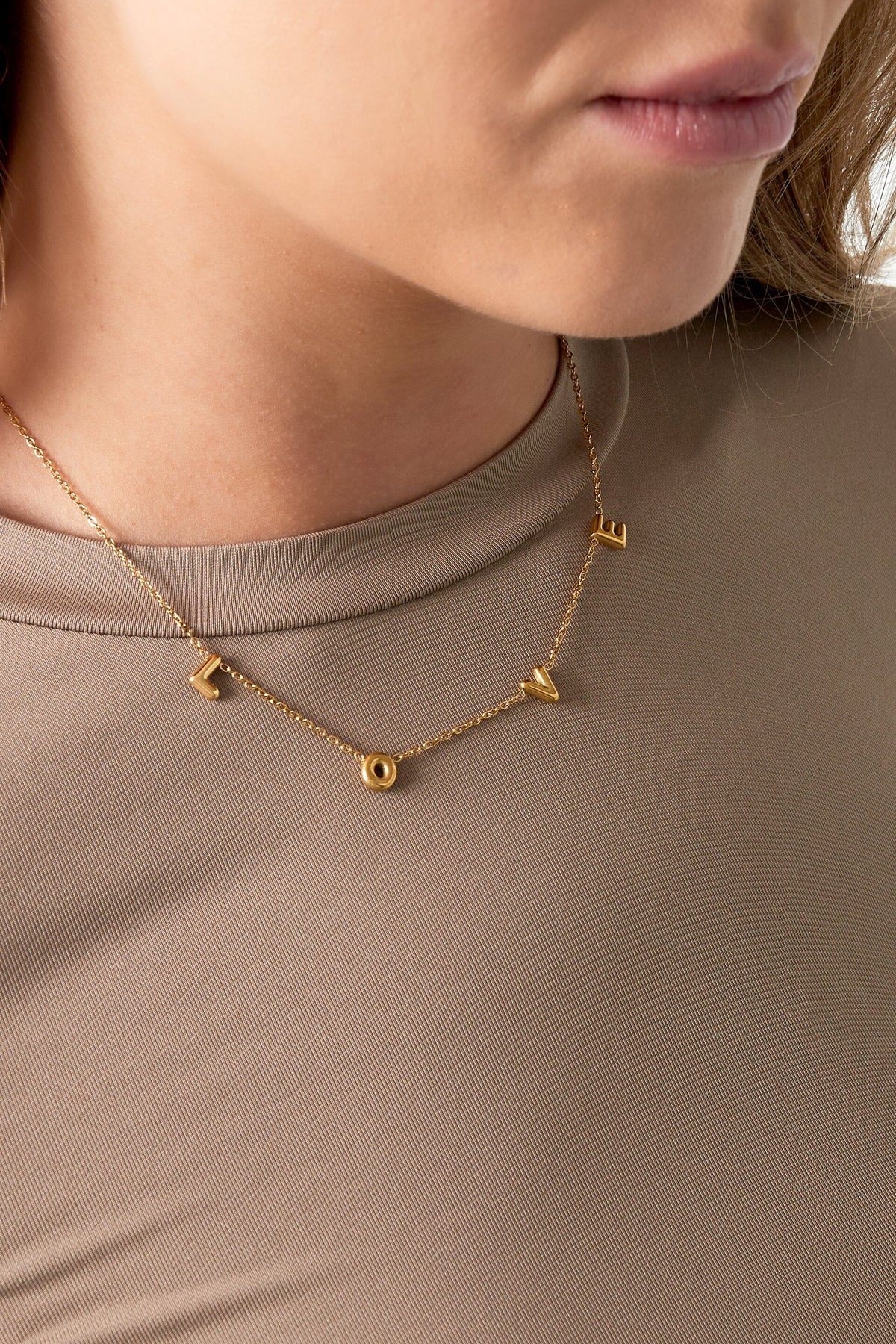 Letterketting liefde, detailfoto